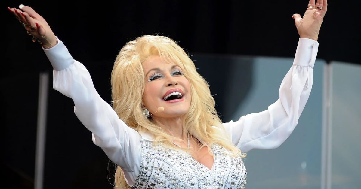Nashville Airport Renamed for Dolly Parton - 조선일보