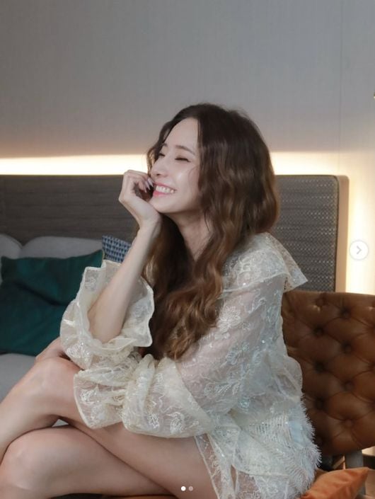 한채영, 얼굴 달라졌다고?..'성형설' 나왔던 3개월 전과 비교해보니 '깜짝'