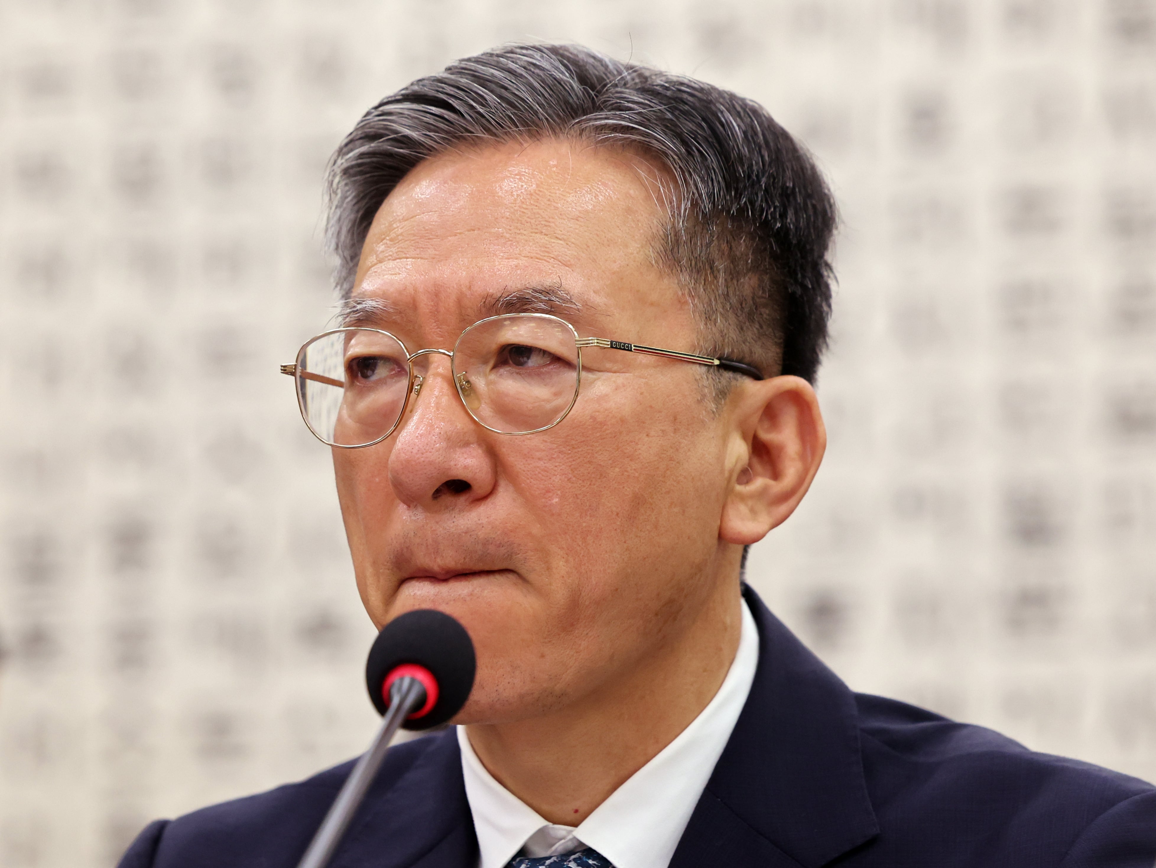 ‘그만두겠다’는 법무장관, 靑은 “사실 아니다”