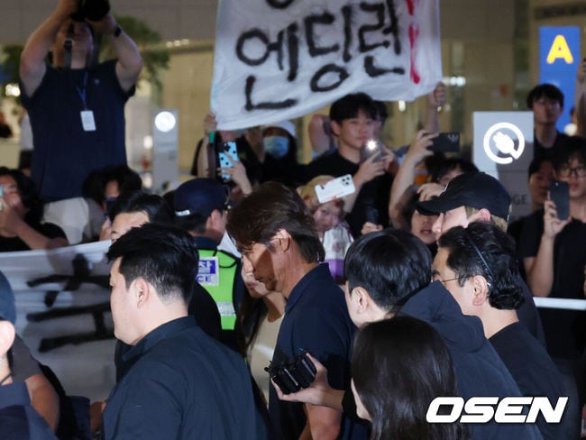 "2002 영웅이었는데..." 강부자, "홍명보, 눈물이라도 흘렸다면 국민이 용서했을 텐데"