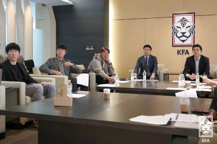 A대표팀 감독 선임도 '공개채용' 가닥...잡음 없애려다 본질 놓치나