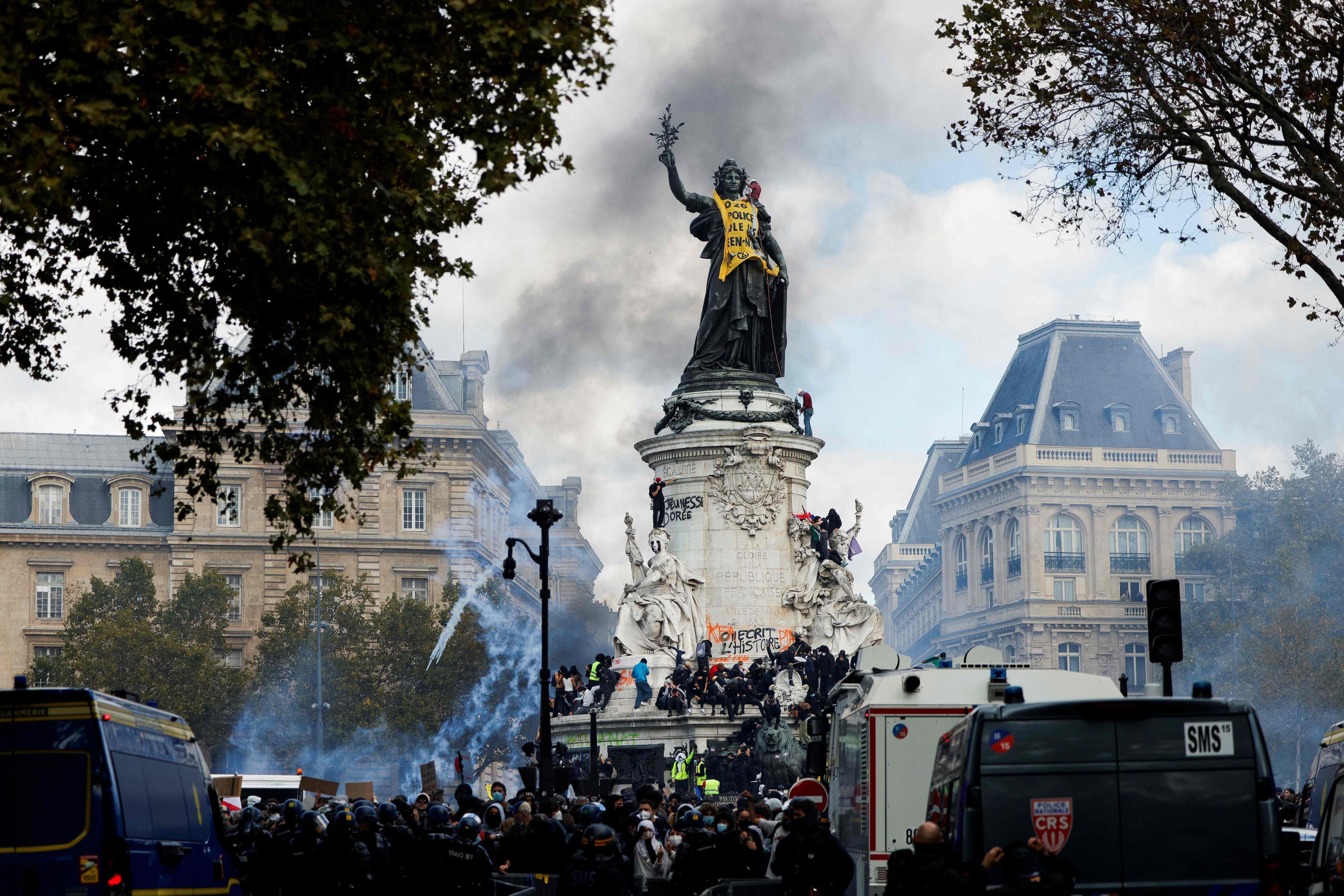 フランス主要都市でデモ禁止令…暴力再発に備え