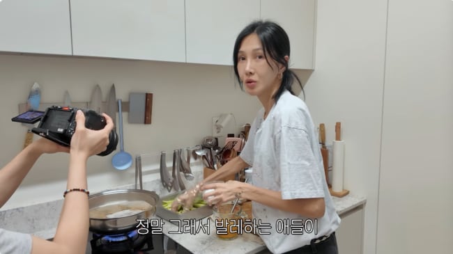 ‘발레리나’ 윤혜진, 남다른 유연성..비결 공개 “‘이것’ 많이 먹어” (윤혜진)