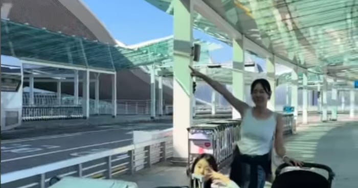 Lee Ji Hye Departs for Disney Cruise with Family in Singapore - 조선일보