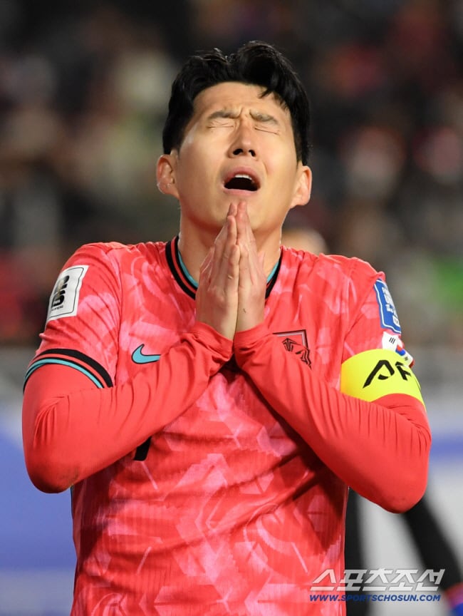 폰테크 달인 “손흥민 1900억에 못 데려왔잖아!” SON 없는 곳 쳐다도 안 본다…유럽 최고 명장 폭탄 발언, 사우디 제안에 “다신 감독 안 해”