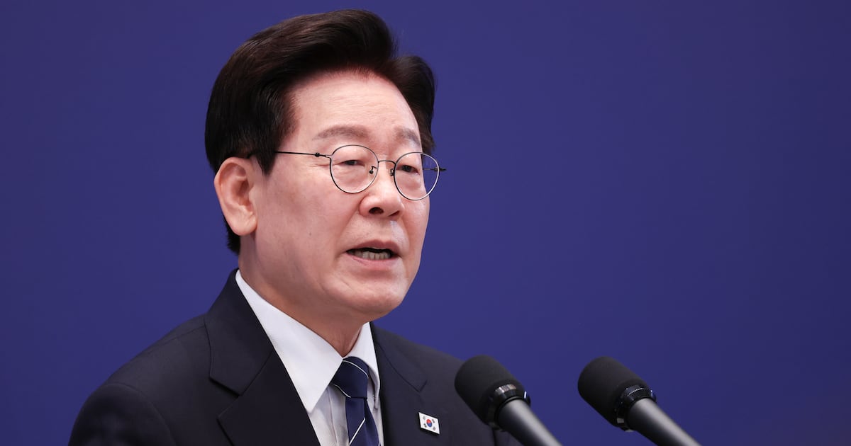 이재명 대통령, '비하 글' 공유 논란에 사과…"품격 있는 지지 당부"