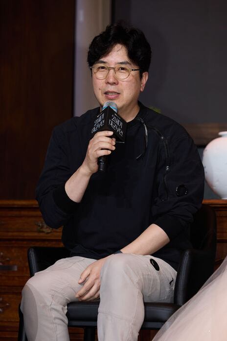 Director Park Jun-hwa Apologizes for 'Perfect Crown' Historical Distortion