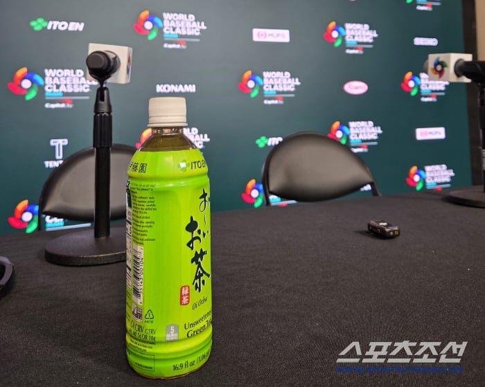 공식 스폰서 음료수가 그대로 놓여진 모습. 마이애미(미국)=한동훈 기자