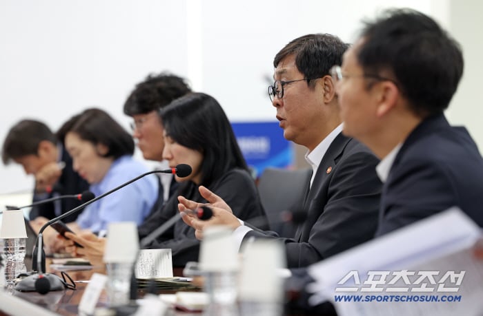 최휘영 문체부 장관 "'개표소 봉쇄' 체육단체 필수업무 볼 수 있도록 근본방안 관계부처와 협의"