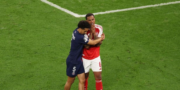 Marquinhos Comforts Magalhães After Champions League Final Penalty Miss