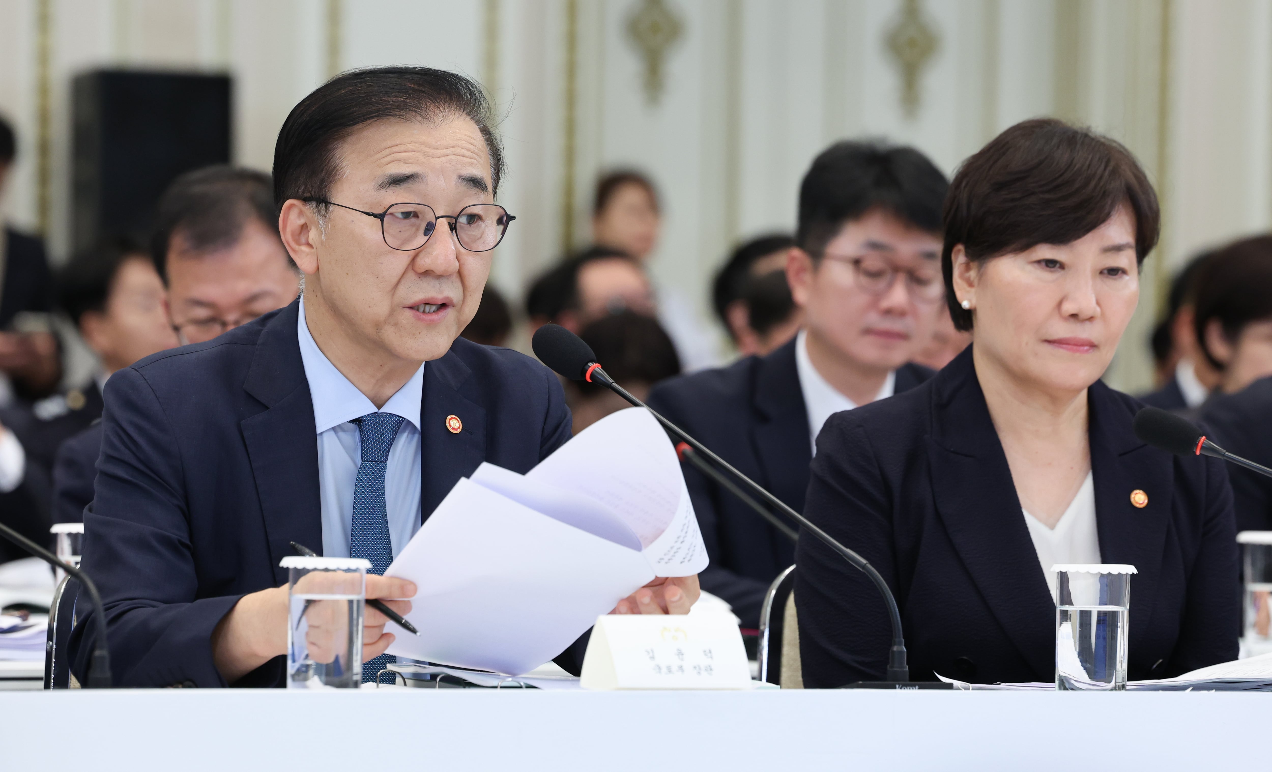 김윤덕 국토장관 “불법 하도급 단속 인력 늘린다… 휴게소 공공관리회사도 추진"