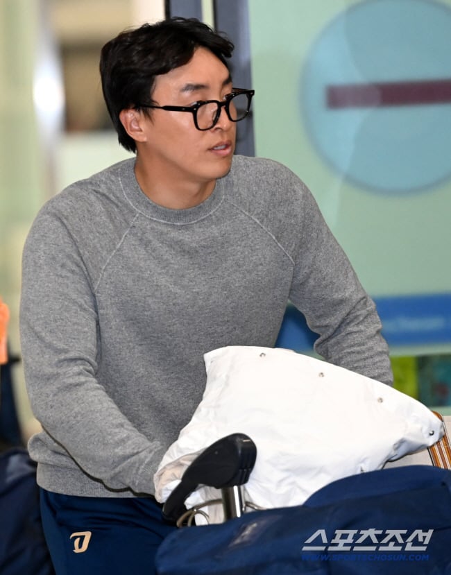 NC 다이노스 시절인 2024년 봄 미국 애리조나 스프링캠프를 마치고 인천공항을 통해 귀국하는 손아섭. 인천공항=허상욱 기자wook@sportschosun.com/2024.03.05/