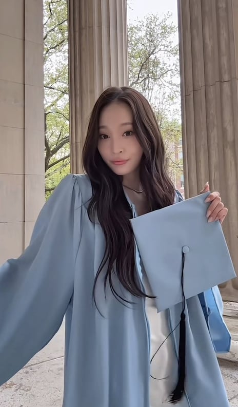 Shinsegae Heir Annie Shares Columbia Graduation Gown