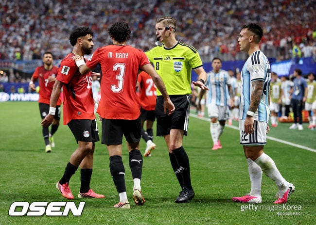 "명백한 차별, 심판진 모두 퇴출하라" 이집트, 아르헨티나전 '편파 판정 논란' FIFA에 공식 제소