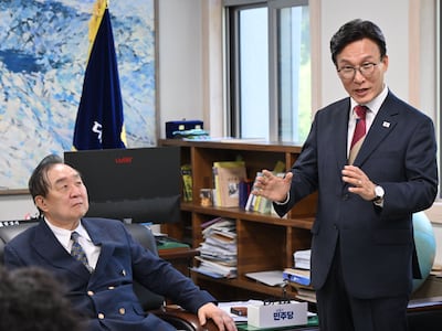 김민석, 헌정회 방문 “열린 자세로 개헌 추진”
