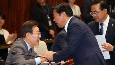 김승원 의원과 인사 나누는 이재명 전 대표