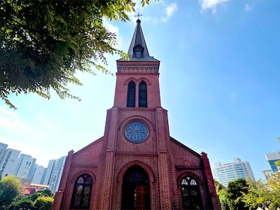 역사와 순교, 서민의 삶이 함께 숨 쉬는 한국 최장수 성당