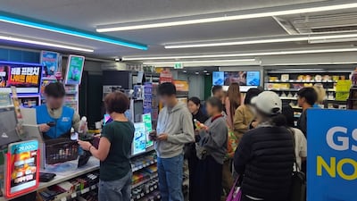 편의점 ‘밤 장사’ 대박... 외국인들 몰린다, 왜?