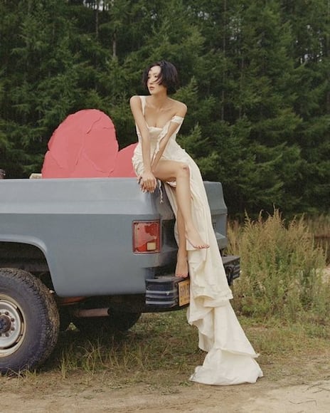 Hwasa Dons Wedding Dress in 'Good Goodbye' Music Video Hwasa Dons Wedding Dress in 'Good Goodbye' Music Video