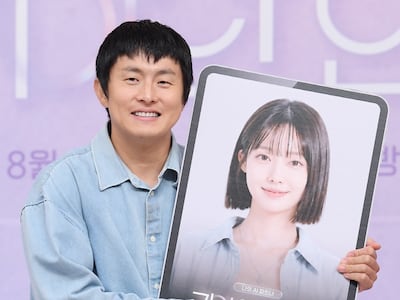SBS 예능 '나의 AI 파트너-기이안 연애' 제작발표회가 18일 오후 서울 목동 SBS에서 열렸다. 기안84가 AI 파트너의 사진을 들고 있다. 정재근 기자 cjg@sportschosun.com/2026.8.18/