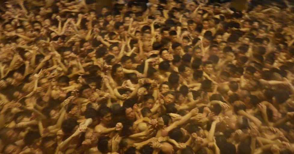 일본 알몸 축제에서 1만 명 뒤엉키다 의식 불명 터짐