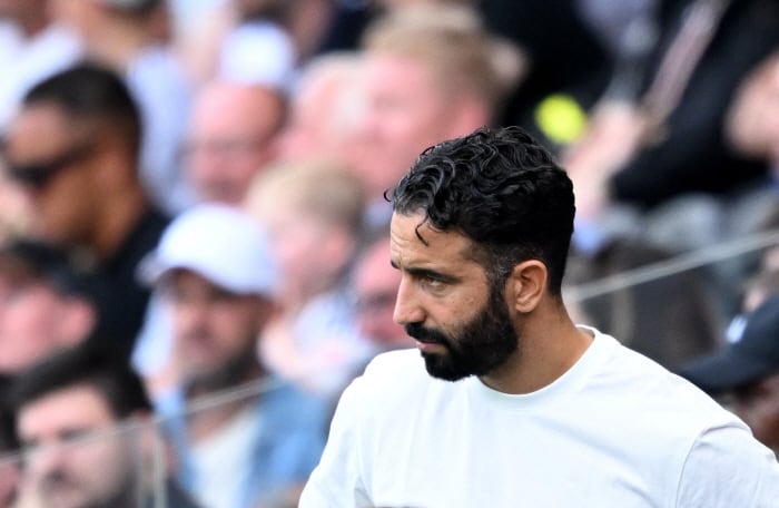 ‘중앙 미드필더는?’ 라메스 데뷔도 못한 맨유, GK 또 데려온다…FA 되는 메냥과 이미 ‘접촉’ – 폰테크 달인