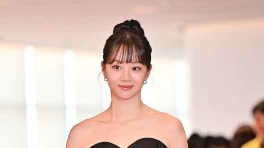 Hyeri wins rookie, popularity awards at 2025 Busan film festival