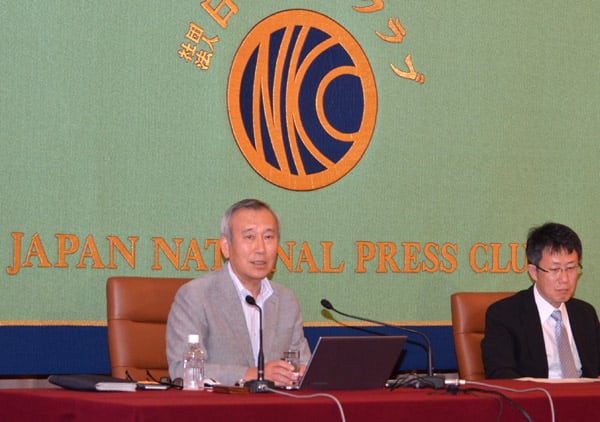 아키바 다다토시(왼쪽) 전 일본 히로시마 시장/JNPC(일본기자클럽)