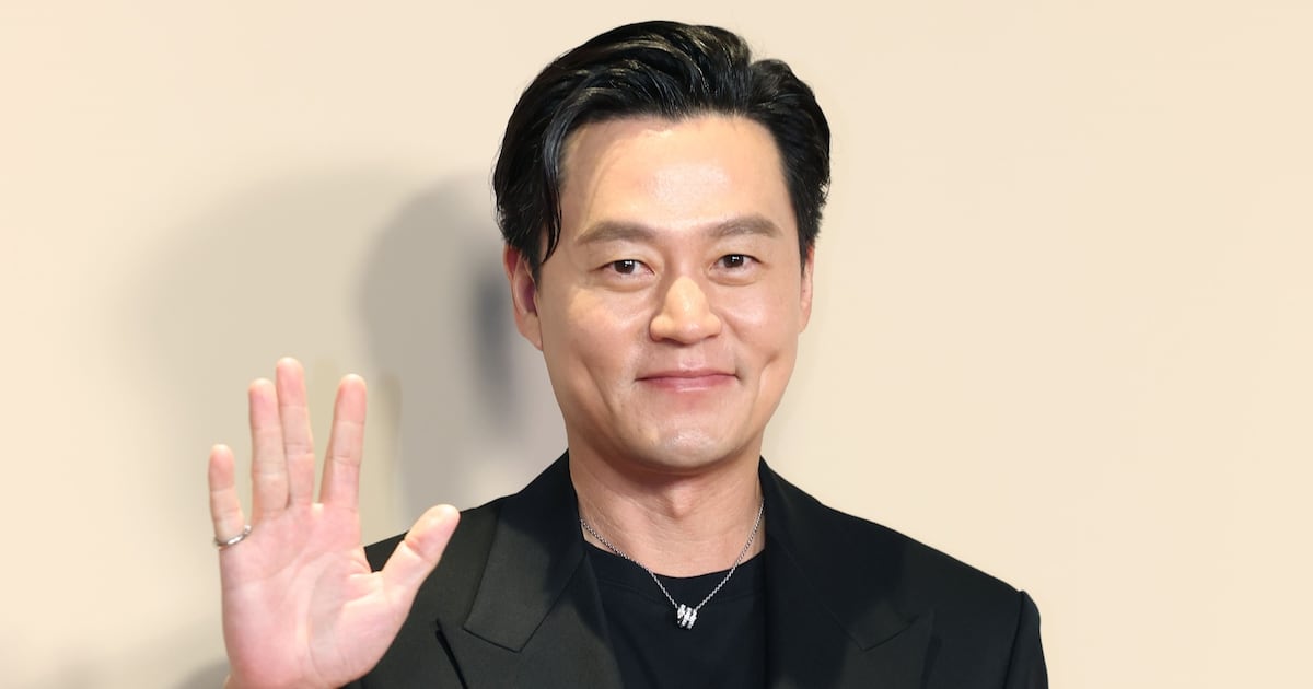 Lee Seo-jin of ‘Reborn Rich’ Reveals Surprising Lifestyle: No Heating, Relies on Neighbors’ Warmth Lee Seo-jin of ‘Reborn Rich’ Reveals Surprising Lifestyle: No Heating, Relies on Neighbors’ Warmth