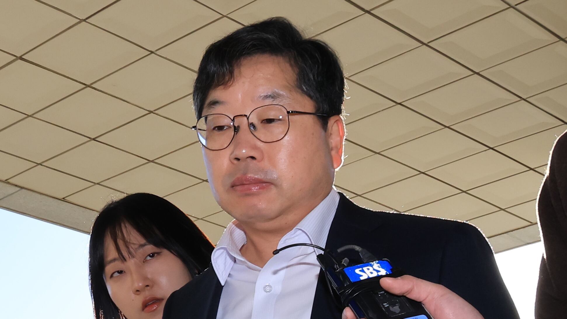 대장동 항소포기 입장을 밝힌 노만석 검찰총장 직무대행이 10일 오전 서울 서초구 대검찰청에 출근하고 있다. /박성원 기자