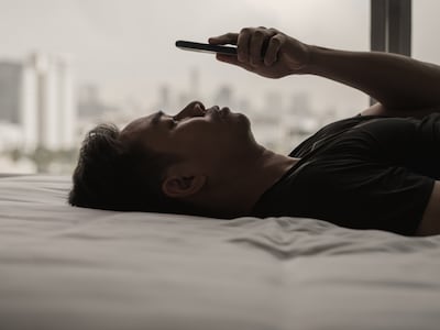 “스마트폰으로 쇼츠 많이 볼수록 뇌가 깊은 몰입 거부한다”
