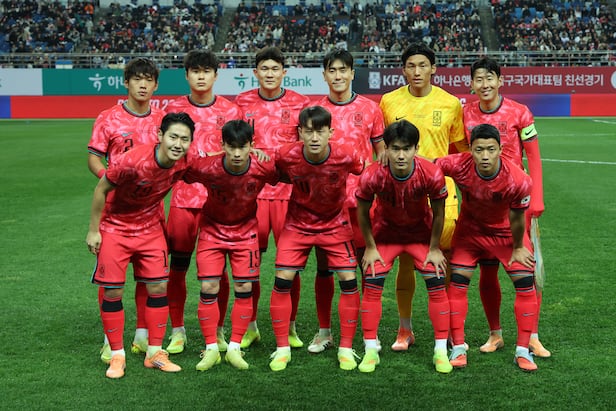 14일 오후 대전 유성구 대전월드컵경기장에서 열린 축구 국가대표팀 평가전 대한민국과 볼리비아의 경기, 한국 베스트11이 기념촬영을 하고 있다./뉴시스