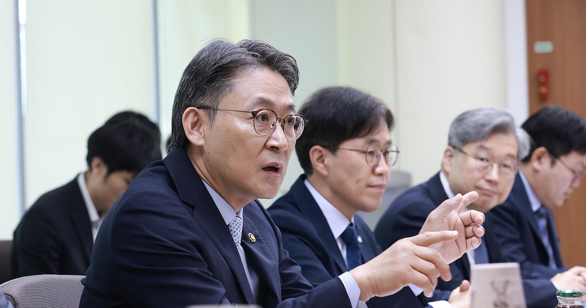 “AI가 AI 막는다”… 금융사 망분리 규제 1년간 완화 thumbnail