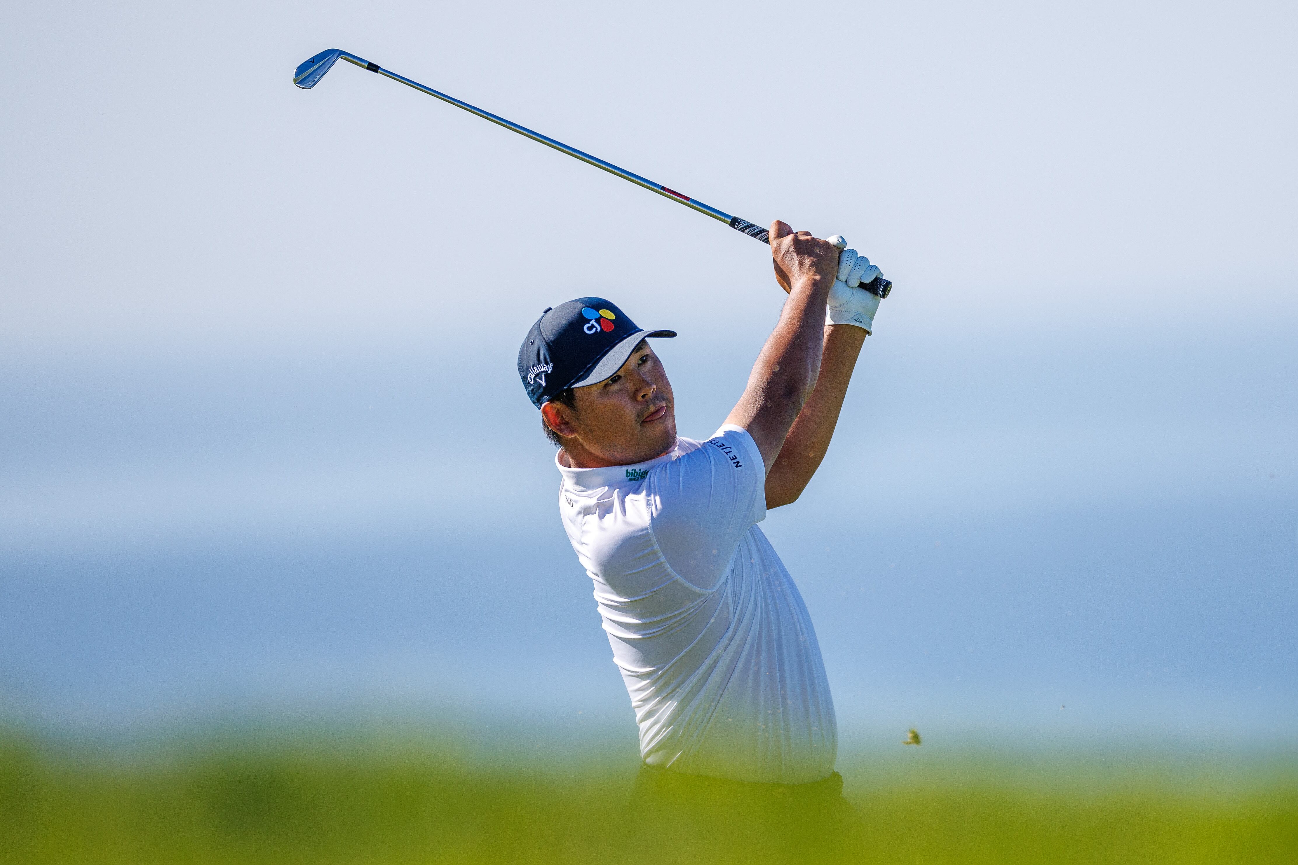 <YONHAP PHOTO-2618> Feb 1, 2026; San Diego, California, USA; Si Woo Kim plays his shot from the fairway on the fourth hole during the final round of the Farmers Insurance Open golf tournament at Torrey Pines Municipal Golf Course - South Course. Mandatory Credit: Abe Arredondo-Imagn Images/2026-02-02 07:17:33/<저작권자 ⓒ 1980-2026 ㈜연합뉴스. 무단 전재 재배포 금지, AI 학습 및 활용 금지>