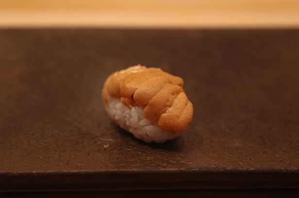 [Star Chefs in Korea]③ Nakamura Koji, a sushi master who finds art in ...