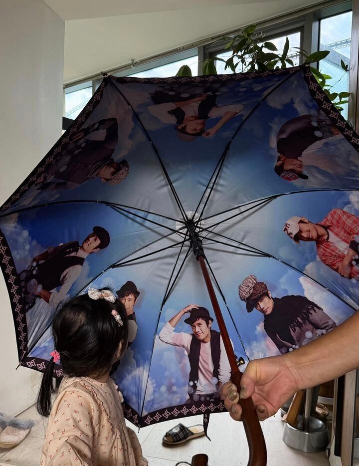 폰테크 달인 – 이민정, 붕어빵 2살 딸 공개…앙증맞은 자태