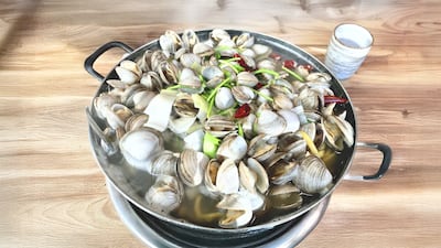 화려한 간판 없어도… 동네 사람들 신뢰로 붐비는 칼국수집