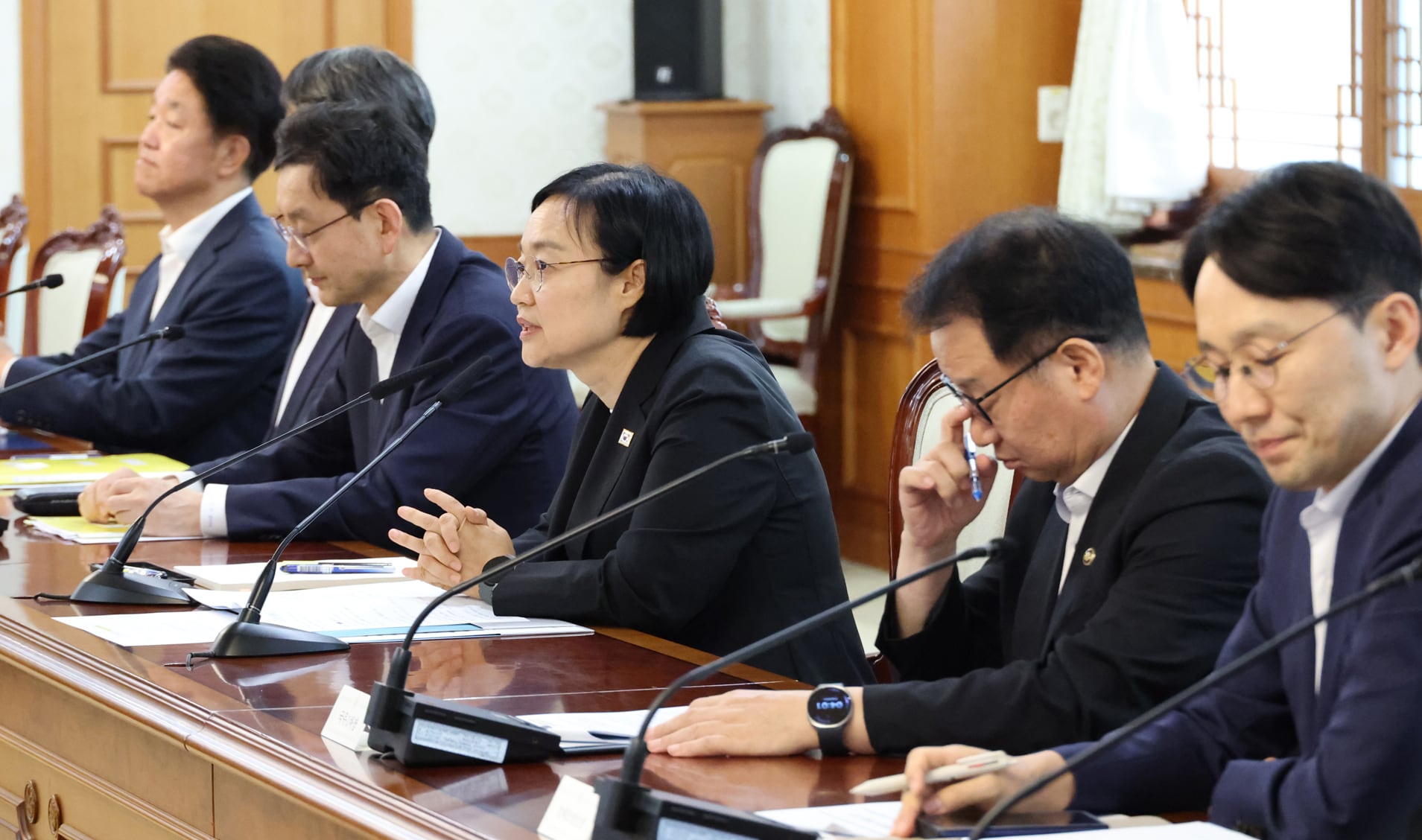 韓총리 첫 업무는 ‘AI 회의’… “AI로 공무원 업무 효율 높여야”