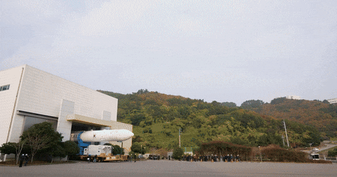 민간 우주 시대 열린다... 누리호 27일 1시 4차 발사