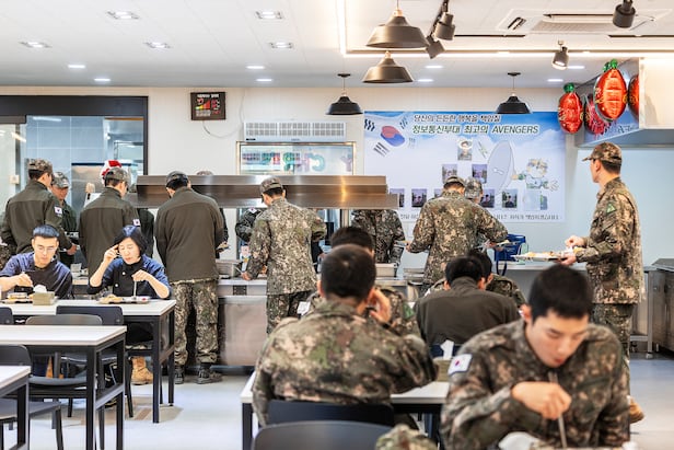 Soldier Menu Army Cooks Serve 300 Meals Daily, Upholding Military Tradition