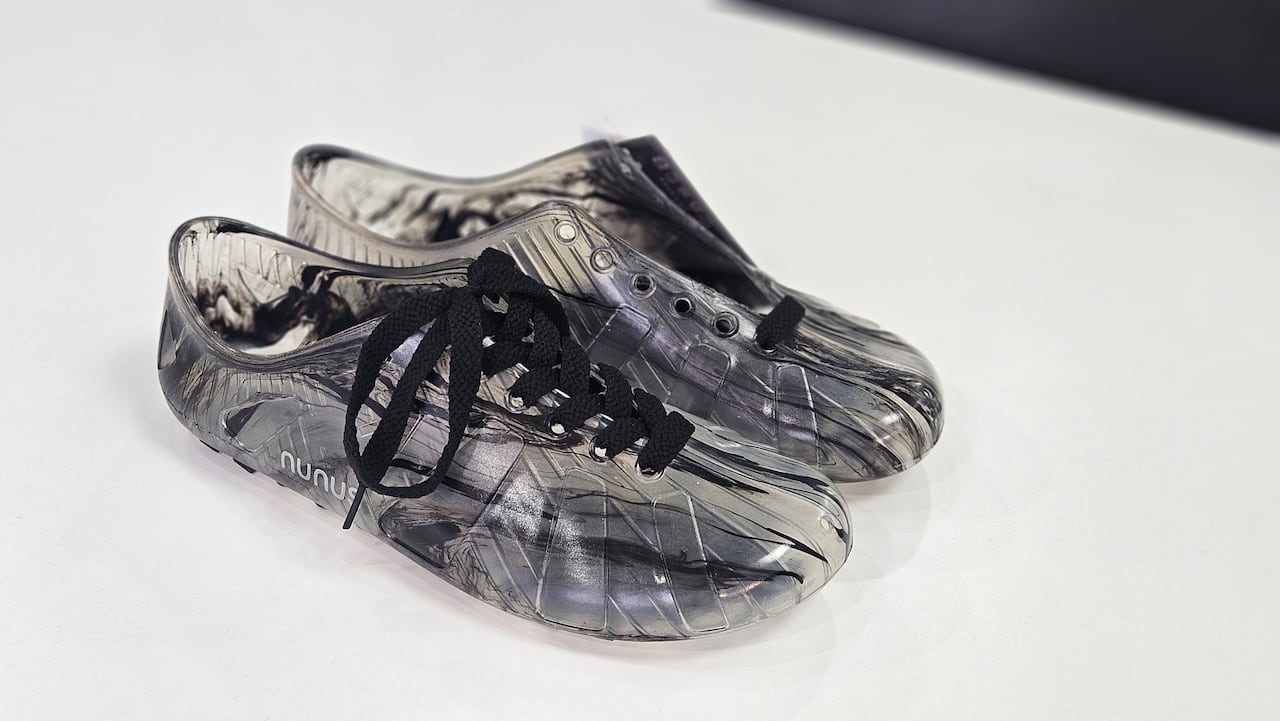 누누스 맨발 워킹슈즈. /더비비드