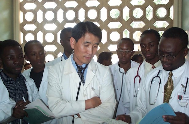 1992����� ������ī���� �Ƿ����Ȱ���� �ϰ� �ִ� ������ /������ ����