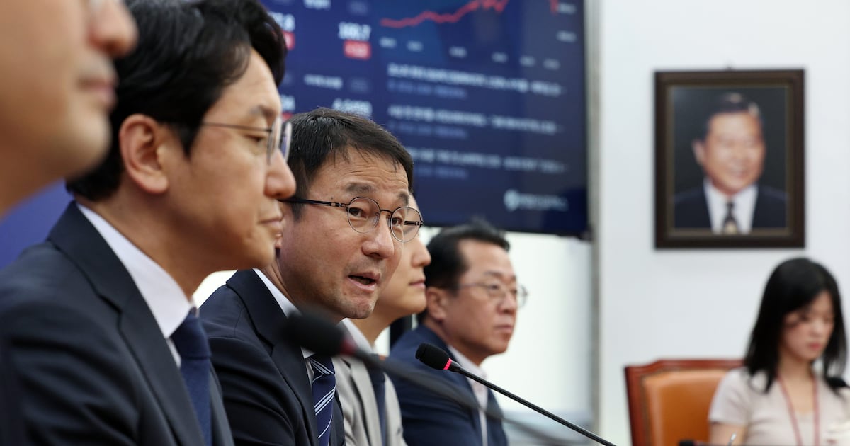 수사권·부동산 흔들리는 민심에… 李, 수습용 카드 꺼내