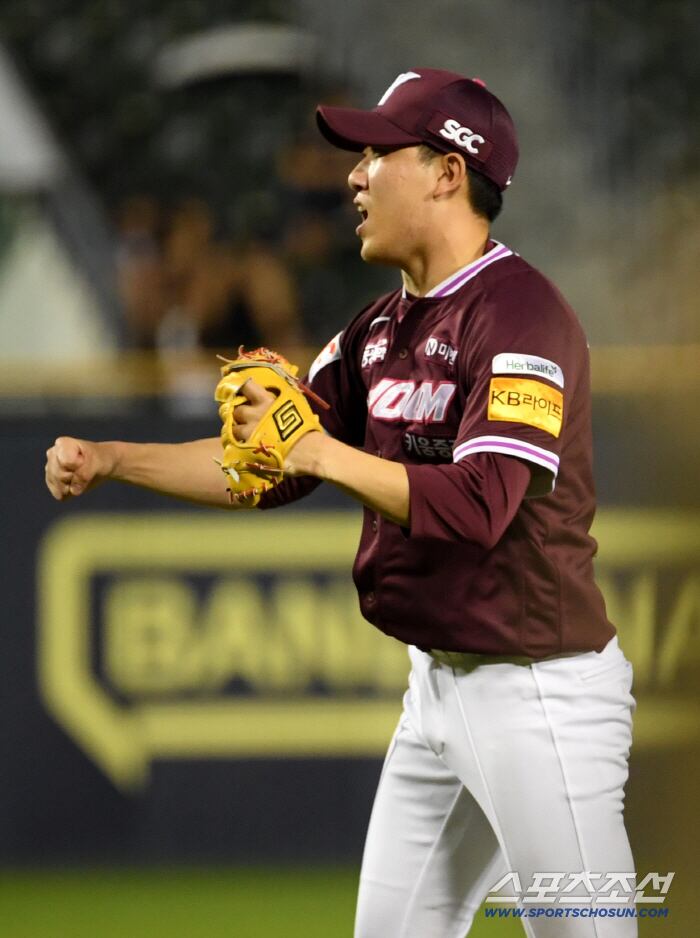 16일 잠실구장에서 열린 두산 베어스와 키움 히어로즈의 경기. 8회말 실점 위기를 막아낸 키움 오석주가 포효하고 있다. 잠실=박재만 기자 pjm@sportschosun.com/2025.09.16