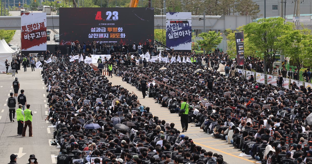 삼성전자 주주들의 역습, 노조 파업에 법적 대응 예고