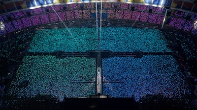 수만 개의 불빛, 한 시대의 공연 풍경
