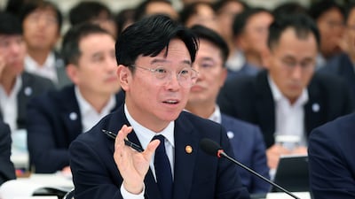 Labor Minister Seeks Dialogue Over Mega Special Zone Work-Hour Exemption