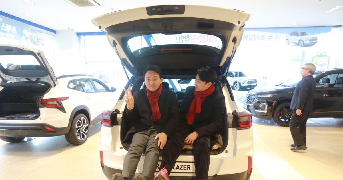 전기차 타는 원희룡, 돌연 이천수와 새 차 사러 간 이유는
