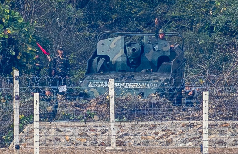 北, 3년간 지뢰 96만개 매설… 軍은 작년 이어 또 회담 제안