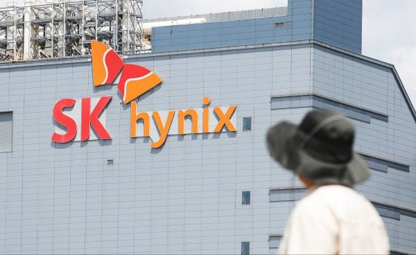 동학 개미 가슴에 비수 꽂은 SK 하이닉스..최대 실적에도 주가 반 토막